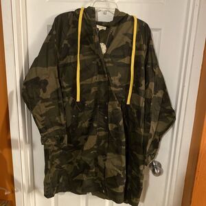 Oddy Long Jacket Size M/L Camouflage Lightweight Hooded NWT